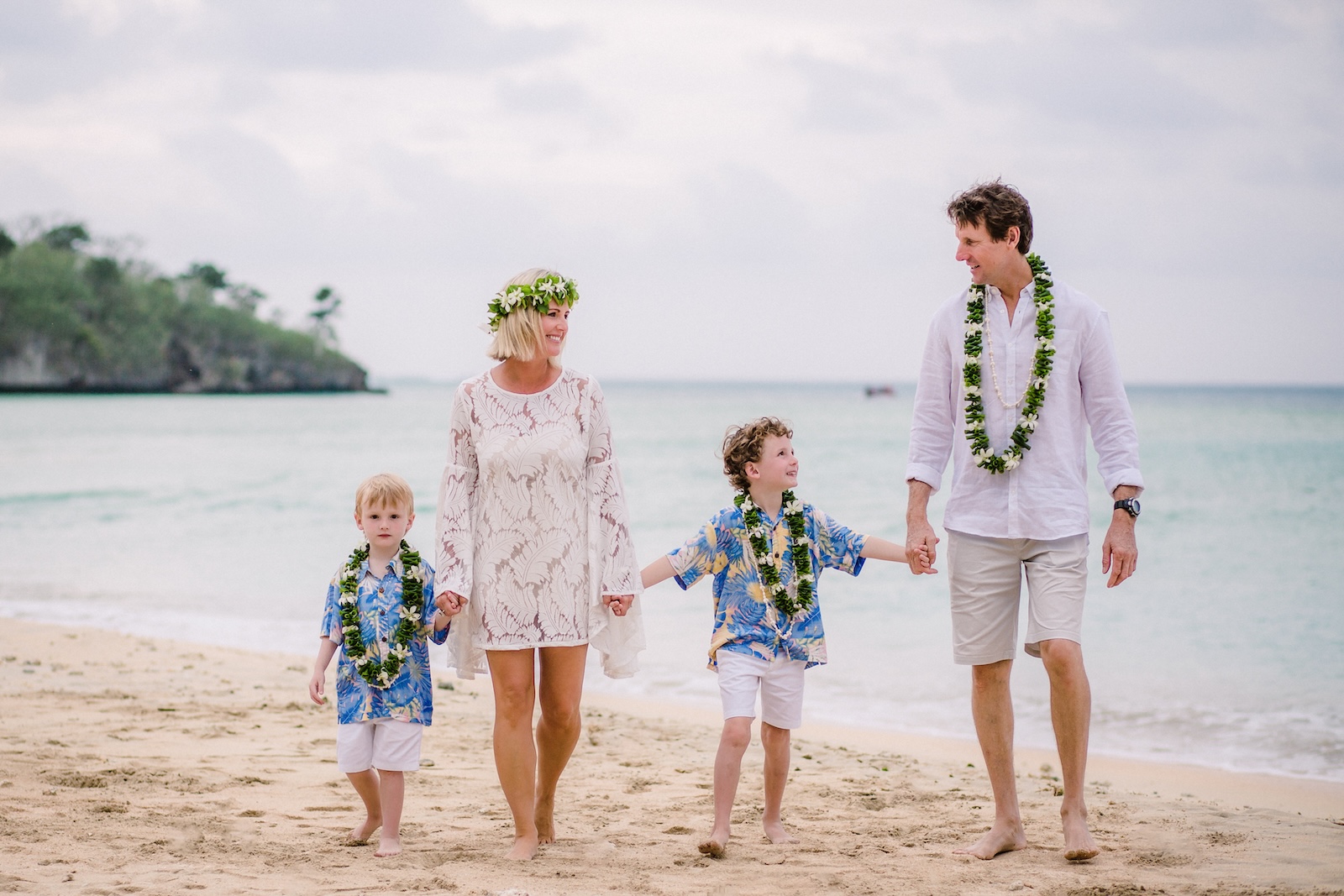 Tropical family photo shoot