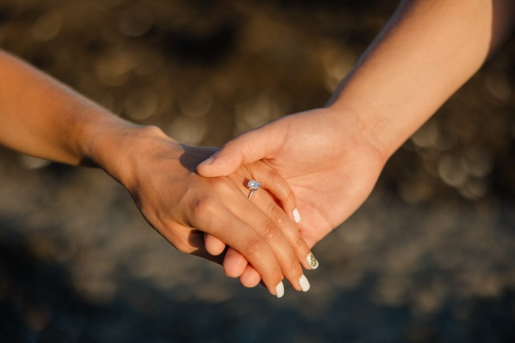 ring shot with two hands