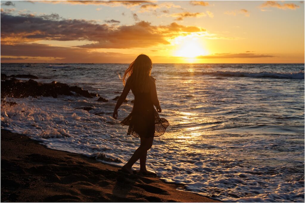 A Bay Beach - Hawaii Portrait Photography-01